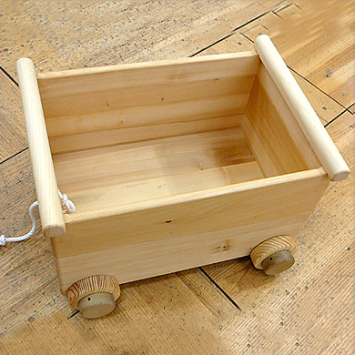 おもちゃ箱　8,925円